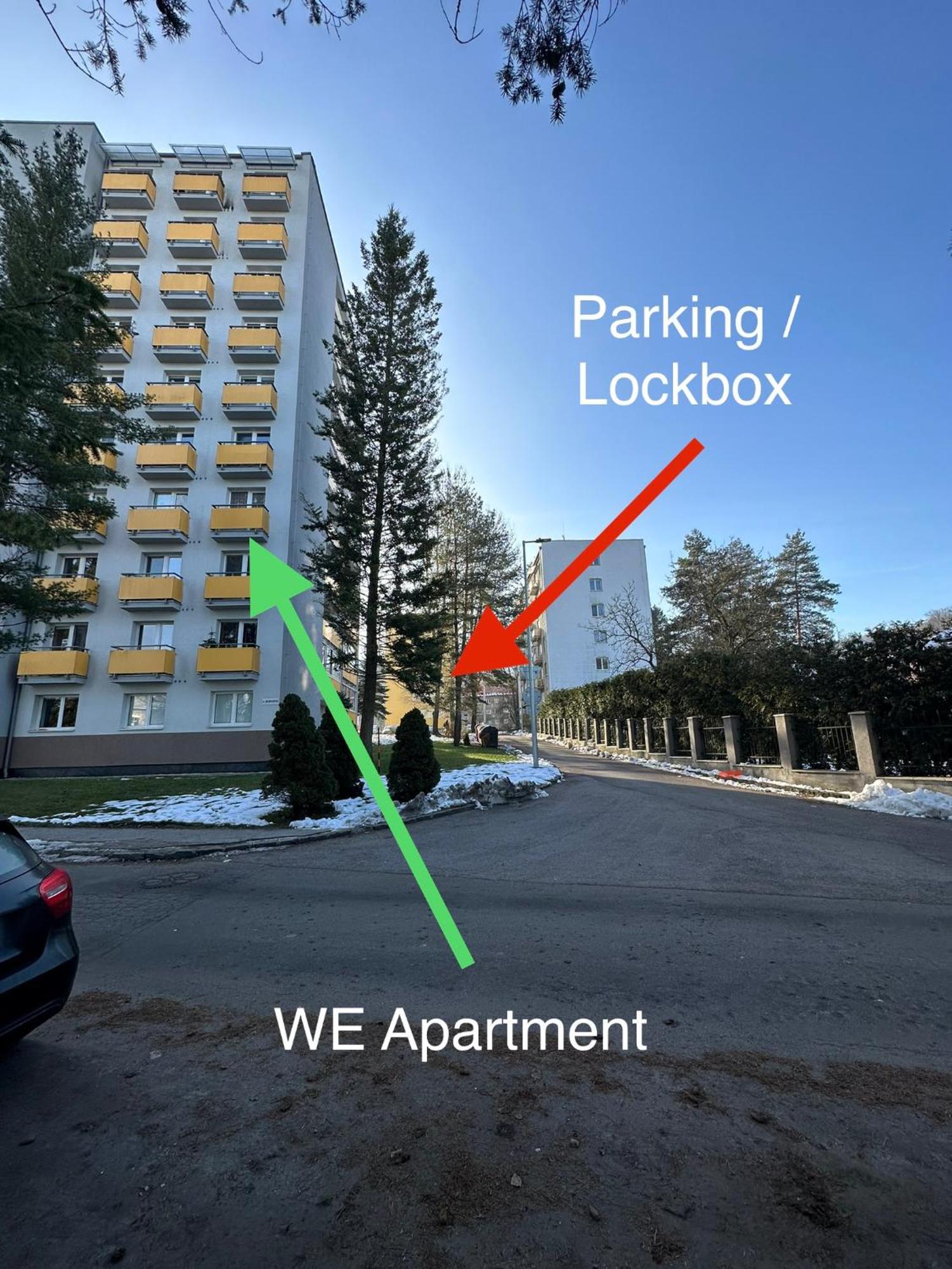 We Apartment - Close To The Center & City View, Self Check-In 24H Banská Bystrica Extérieur photo