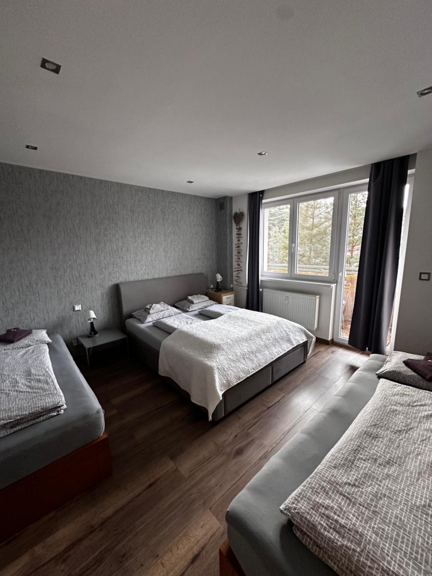 We Apartment - Close To The Center & City View, Self Check-In 24H Banská Bystrica Extérieur photo